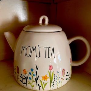 Rae Dunn “Mom’s Tea” teapot